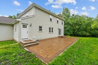 193 Beekman Ln in Hillsborough, NJ - Building Photo - Building Photo