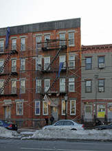 161 Christopher Columbus Dr in Jersey City, NJ - Building Photo - Building Photo