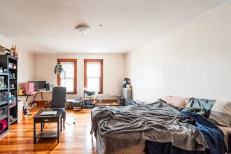 23 Wisconsin Ave, Unit 2 in Somerville, MA - Building Photo - Building Photo