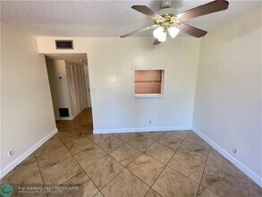 4354 NW 9th Ave in Pompano Beach, FL - Building Photo - Building Photo