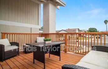 13837 Paseo Cardiel in San Diego, CA - Building Photo - Building Photo