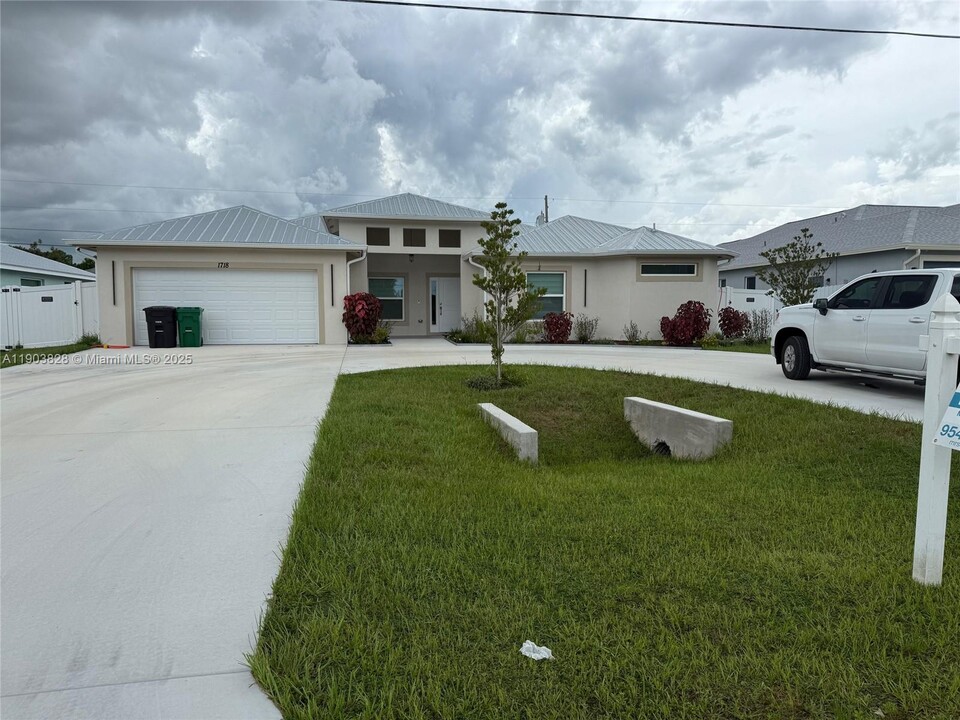 1718 California in Port St. Lucie, FL - Building Photo