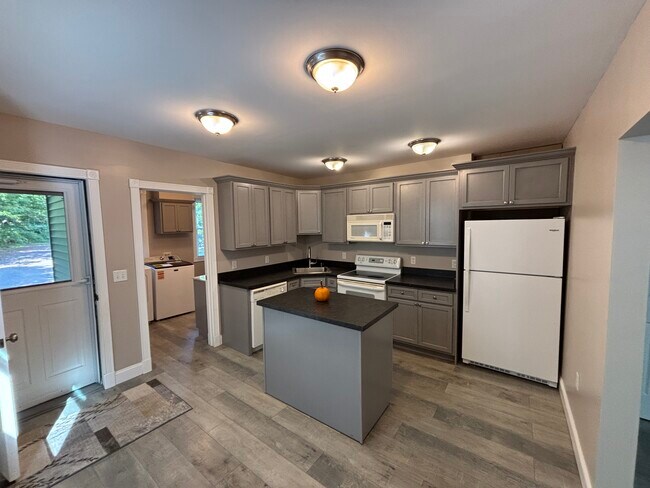 1744 Farmington Ave, Unit 1