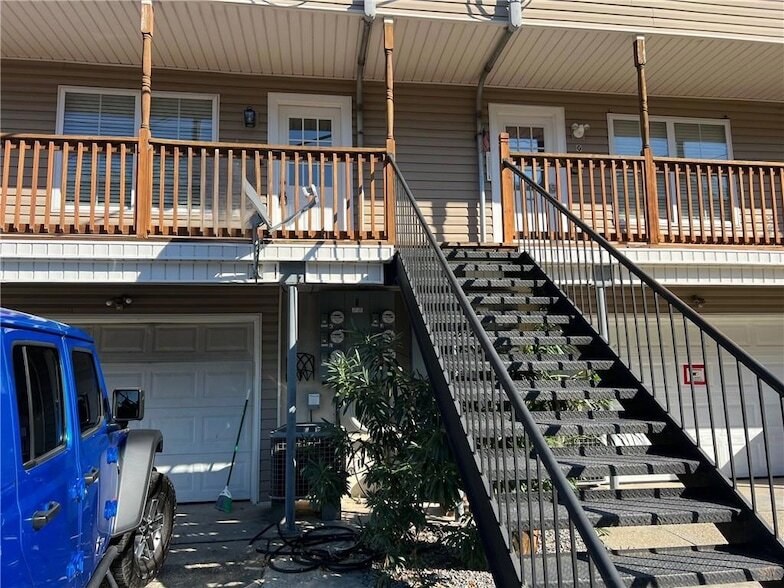 2916 Jean Lafitte Pkwy, Unit H in Chalmette, LA - Building Photo