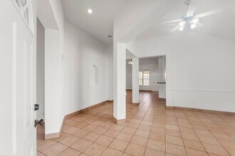 19311 Twin Buttes Dr in Tomball, TX - Foto de edificio - Building Photo