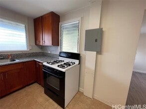 533 Hanana Pl in Honolulu, HI - Building Photo - Building Photo