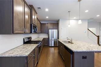 1771 Stone Hedge Dr in Atlanta, GA - Building Photo - Building Photo
