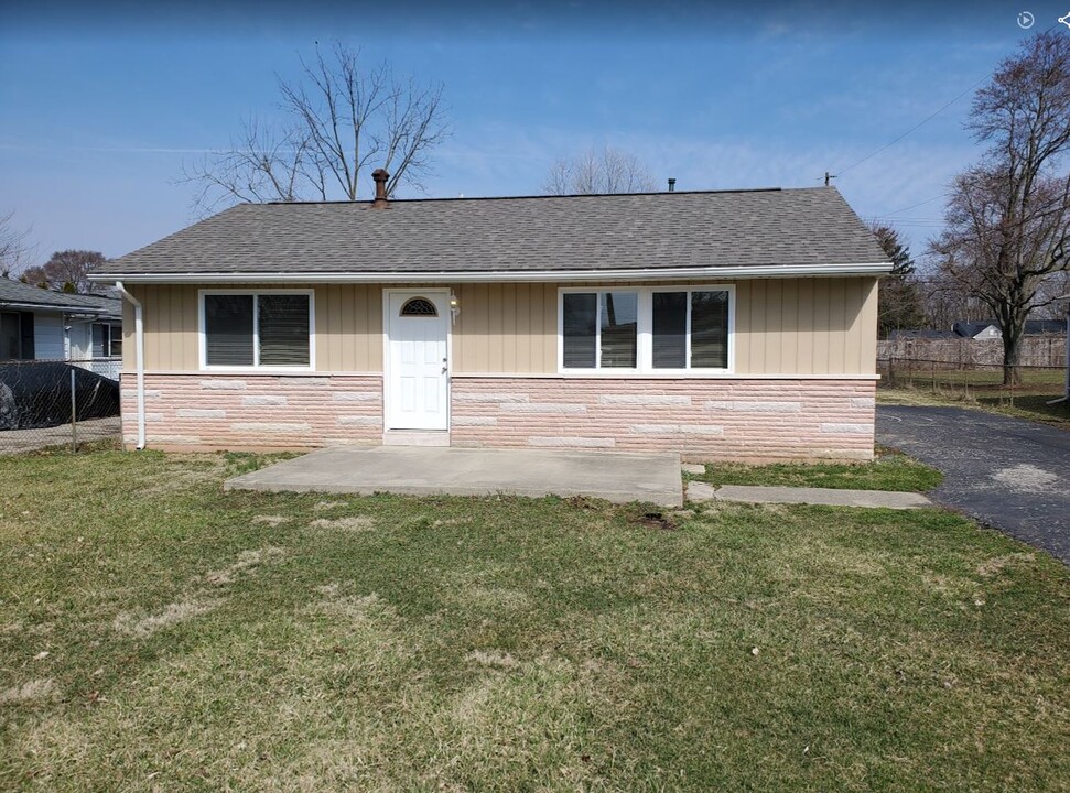 458 Stockbridge Rd in Columbus, OH - Building Photo