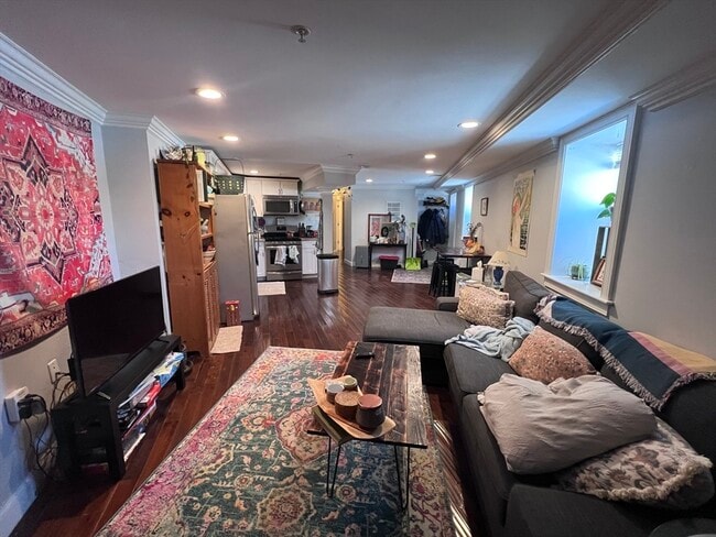 142 Centre St in Boston, MA - Building Photo - Building Photo