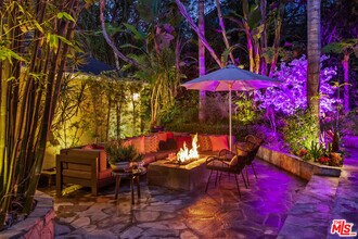 16684 Calneva Dr in Los Angeles, CA - Building Photo - Building Photo