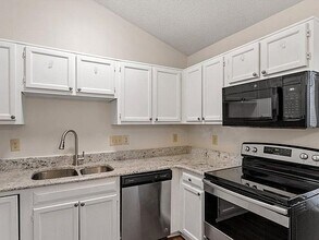 815 Riverbark Ln in Durham, NC - Building Photo - Building Photo