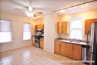 756 Saratoga St, Unit 1 in Boston, MA - Building Photo - Building Photo