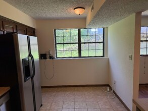 8323 Woodson Dr in Raytown, MO - Building Photo - Building Photo