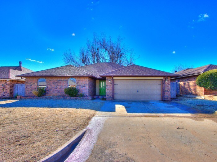 509 Bluegrass Ln in Yukon, OK - Building Photo