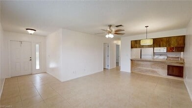 2303 NE 6th St in Cape Coral, FL - Building Photo - Building Photo