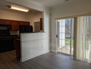 2104 Sardony Ln in Charlotte, NC - Foto de edificio - Building Photo