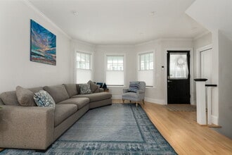 8 Hamilton Rd, Unit #8 in Somerville, MA - Foto de edificio - Building Photo