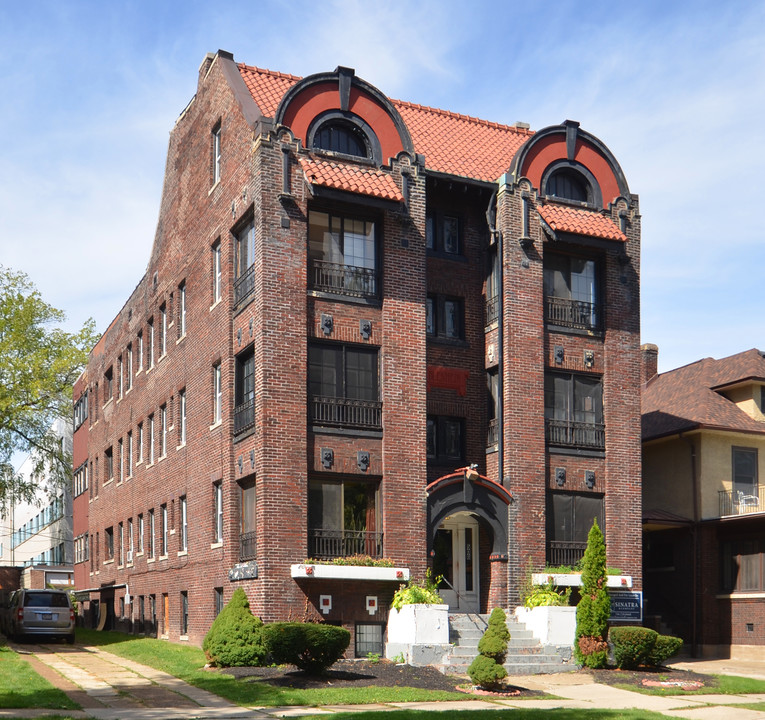 506 Linwood in Buffalo, NY - Building Photo