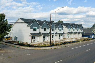 Brooks Terrace in Cornelius, OR - Building Photo - Building Photo