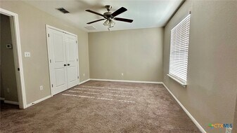 130 Frasier Dr in San Marcos, TX - Building Photo