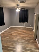 1255 Sierra St in Kingsburg, CA - Foto de edificio - Building Photo