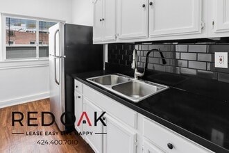 687 Shatto Pl in Los Angeles, CA - Foto de edificio - Building Photo