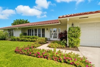 1050 Gulfstream Way in West Palm Beach, FL - Building Photo - Building Photo