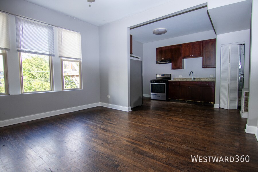 5612 S Michigan Ave in Chicago, IL - Building Photo