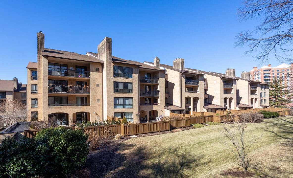 Old Georgetown Village Condo in North Bethesda, MD - Building Photo