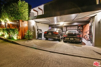 9416 Beverlycrest Dr in Beverly Hills, CA - Building Photo - Building Photo