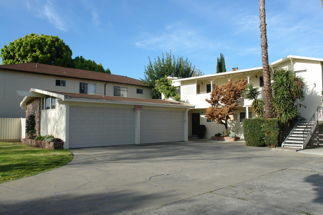 825 Opal Drive in San Jose, CA - Building Photo - Building Photo