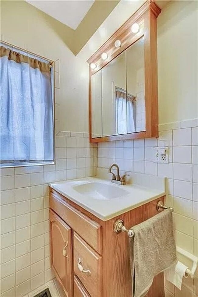 property at 726 Chartiers Ave