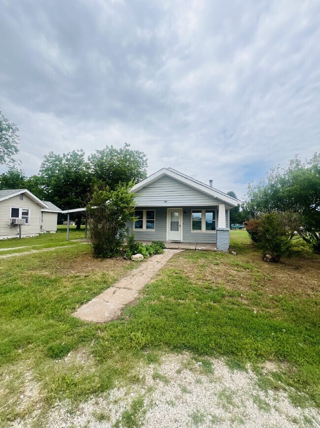property at 109 N 2nd St