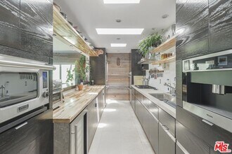 36 Breeze Ave in Los Angeles, CA - Building Photo - Building Photo