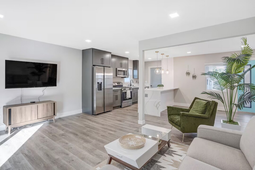 3023 E 10th St in National City, CA - Building Photo