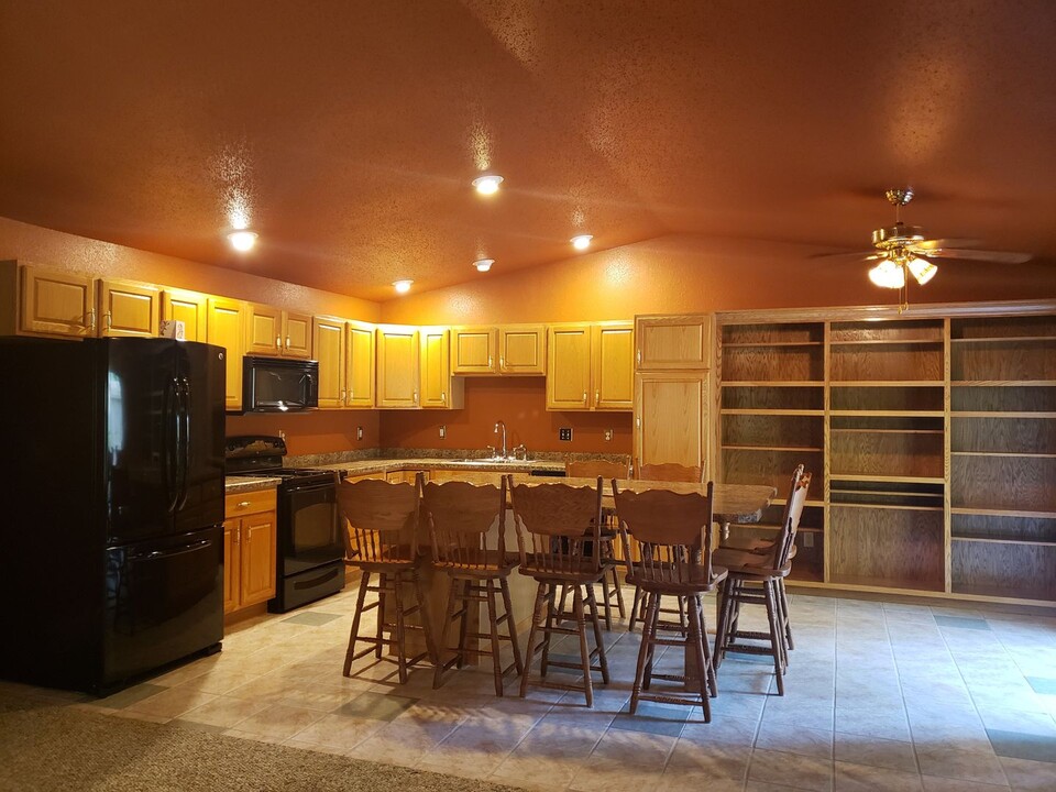 1910-1910 Brook View Ct in Wausau, WI - Building Photo