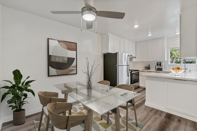 Solera Apartment Community in Santa Clara, CA - Foto de edificio - Building Photo