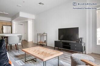 1724 Highland Ave-Unit -FL6-ID199 in Los Angeles, CA - Building Photo - Building Photo