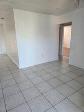 8425 NW 8th St in Miami, FL - Building Photo - Building Photo