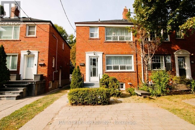 property at 946 EGLINTON Ave