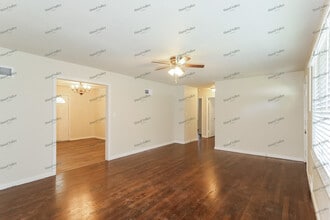 8631 Euclid Ave in Kansas City, MO - Building Photo - Building Photo