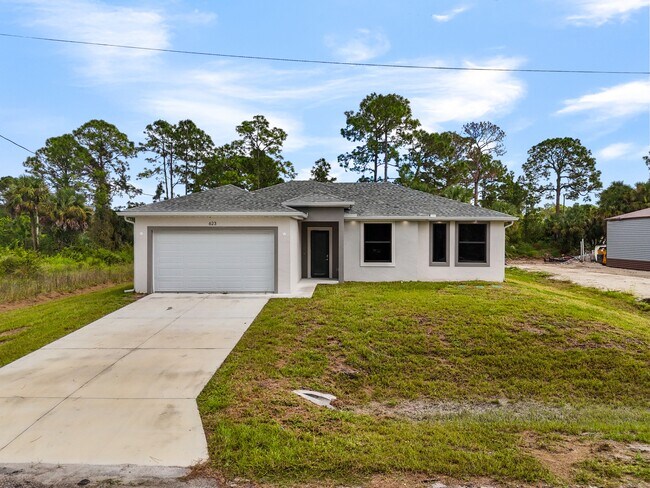 623 Franklin in Lehigh Acres, FL - Building Photo - Building Photo