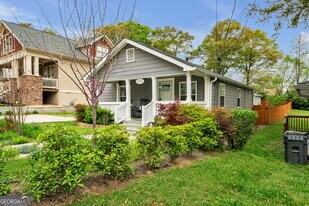 1331 Walker Ave in East Point, GA - Building Photo