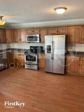 811 Willow Ln in Harrisburg, NC - Building Photo - Building Photo