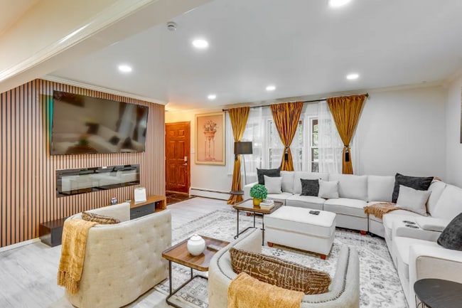 property at 4922 Westbranch Hwy