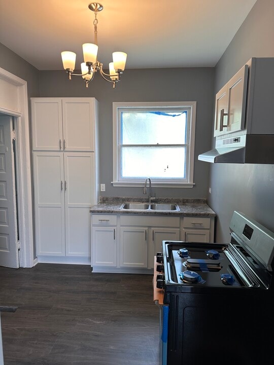 333 Raymond St in Elgin, IL - Building Photo