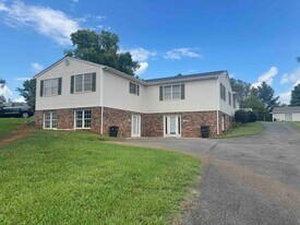 2610 Confederate Ave in Lynchburg, VA - Building Photo