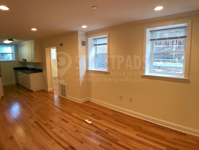 3 Chauncy St, Unit 17 in Cambridge, MA - Foto de edificio - Building Photo