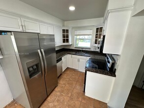 622 SW 6th St in Hallandale Beach, FL - Building Photo - Building Photo