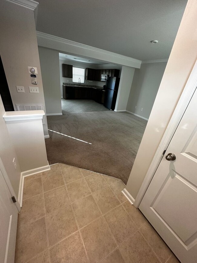 24 Tidworth Dr in Greer, SC - Foto de edificio - Building Photo